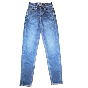 American Eagle Outfitters Women's Size 000 High Rise Mom Jean Medium Wash